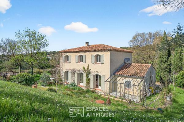 Bastide provençale avec piscine dans un écrin de nature