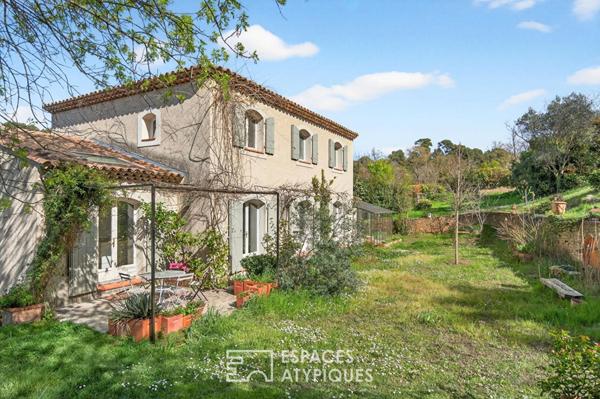 Bastide provençale avec piscine dans un écrin de nature