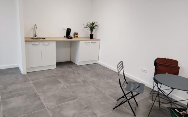 Stationnement à louer    29,60 m2 Le Gua