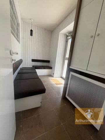 Location                                                      Local commercial
                        
                     5 pièces                      88 m2                     à Marvejols