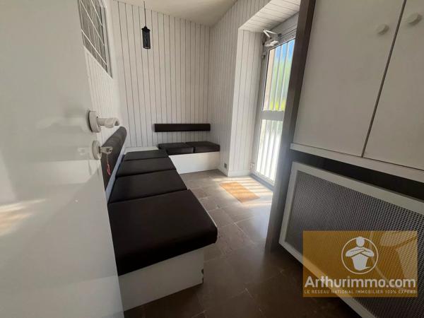 Location                                                      Local commercial
                        
                     5 pièces                      88 m2                     à Marvejols