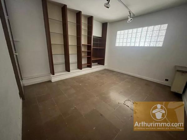 Location                                                      Local commercial
                        
                     5 pièces                      88 m2                     à Marvejols