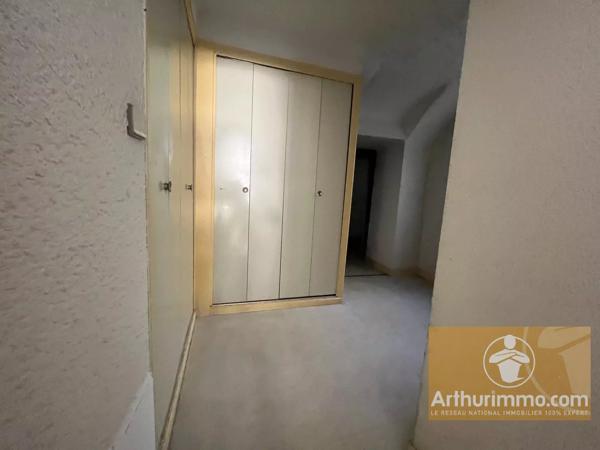Location                                                      Local commercial
                        
                     5 pièces                      88 m2                     à Marvejols