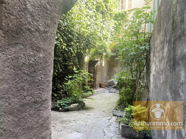 Location                                                      Local commercial
                        
                     5 pièces                      88 m2                     à Marvejols