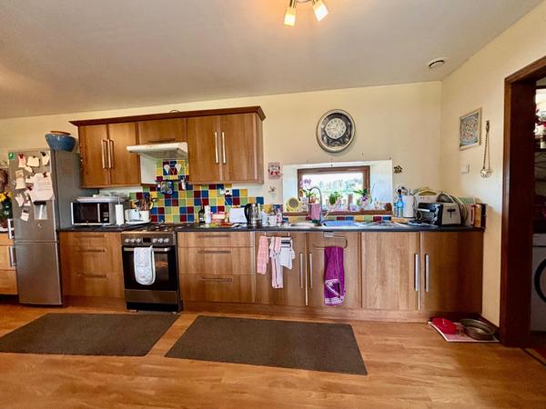 Longère extrêmement spacieuse, entièrement rénovée