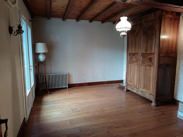 Au calme, maison de plain-pied, deux chambres, jardin