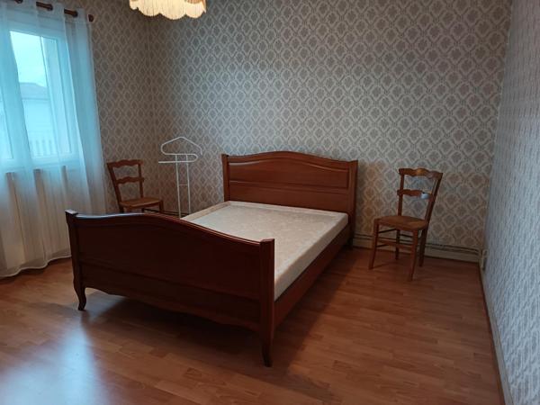 Au calme, maison de plain-pied, deux chambres, jardin