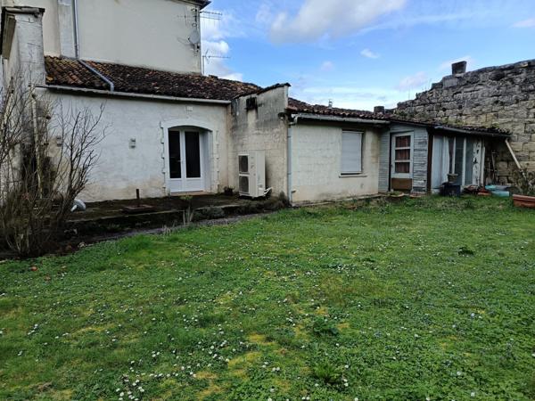 Au calme, maison de plain-pied, deux chambres, jardin