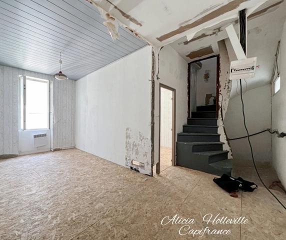 Maison de Village T5 à Rénover à 4km des plages