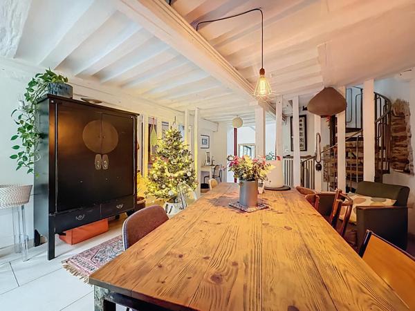 Hyper-centre, 9 pièces