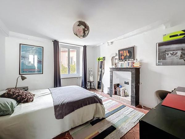 Hyper-centre, 9 pièces