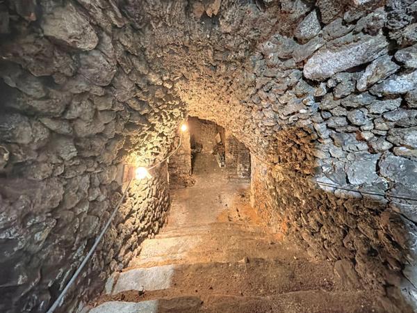 Hyper-centre, 9 pièces