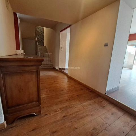 Location                                                      Maison
                        
                     6 pièces                      179 m2                     à Carmaux