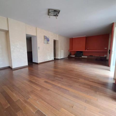 Location                                                      Maison
                        
                     6 pièces                      179 m2                     à Carmaux