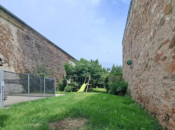 Location                                                      Maison
                        
                     6 pièces                      179 m2                     à Carmaux
