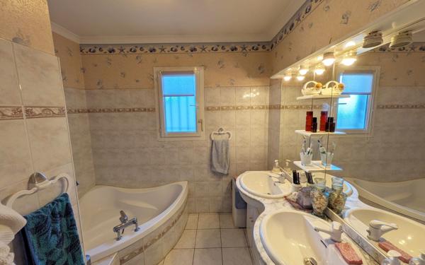 Maison à vendre    6 pièces •  Avignon