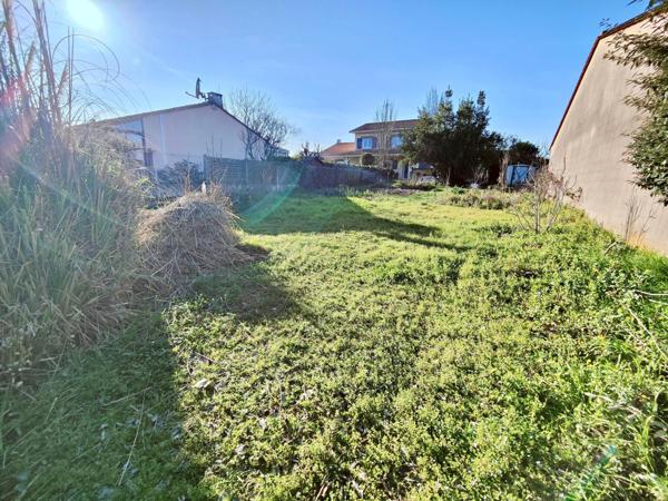 Terrain à bâtir 344 m², viabilisé,  clôturé, Tram