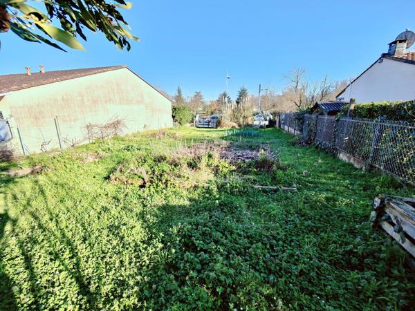 Terrain à bâtir 344 m², viabilisé,  clôturé, Tram
