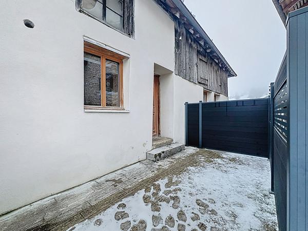 À vendre : Appartement spacieux de 5 pièces à PAYS DE MONTBENOIT !