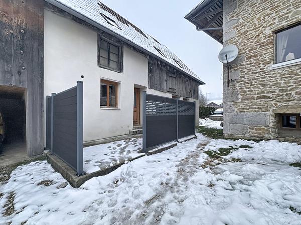 À vendre : Appartement spacieux de 5 pièces à PAYS DE MONTBENOIT !