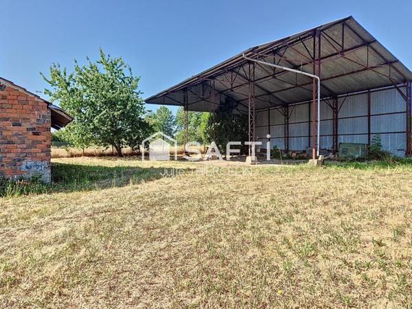 Maison à rénover avec grand terrain et dépendances