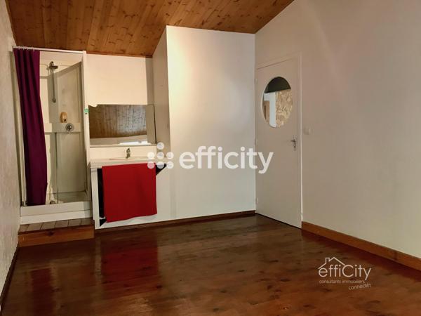 Immeuble 9 pièces - 385 m²