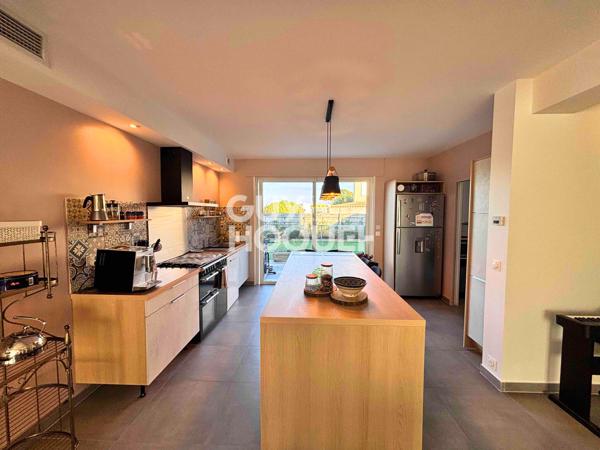 Maison 3 faces à vendre