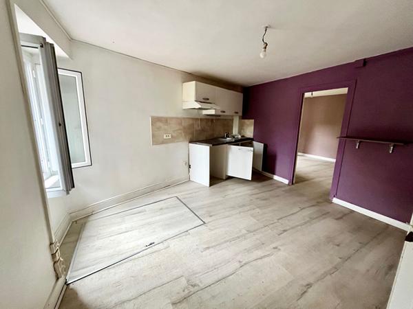 Immeuble de 5 appartements, 2 garages  et 2 greniers à Saint Nectaire