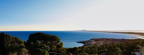 Sète (34200) SPLENDIDE VILLA D' ARCHITECTE DE 496 M2, TERRAIN 2050 m2. PISCINE 20/8 M. VUE MER .TRÈS CALME. 10 MN Â PIED ME