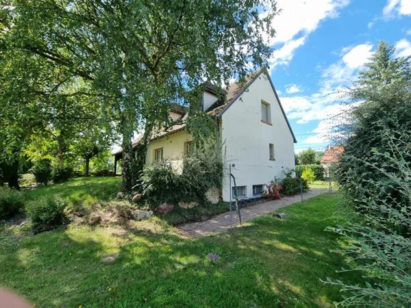 MAISON TRADITIONNELLE  et UN TRES BEL ETANG de plus de 4000m²