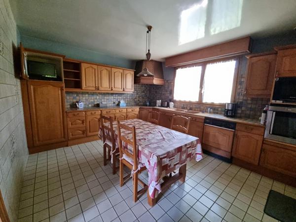 MAISON TRADITIONNELLE  et UN TRES BEL ETANG de plus de 4000m²