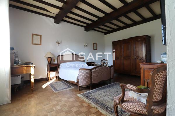 BIEN RARE: Magnifique chaumière de 3 chambres.