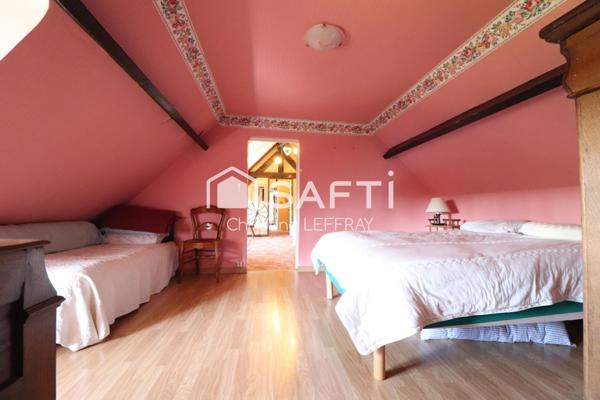 BIEN RARE: Magnifique chaumière de 3 chambres.