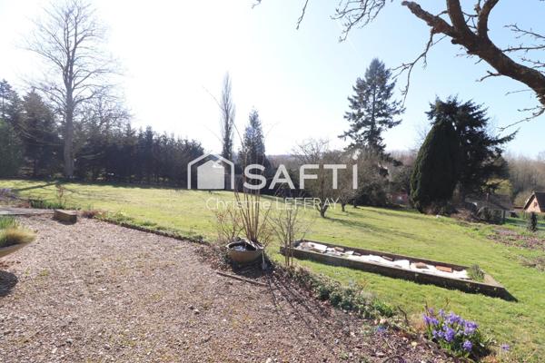 BIEN RARE: Magnifique chaumière de 3 chambres.