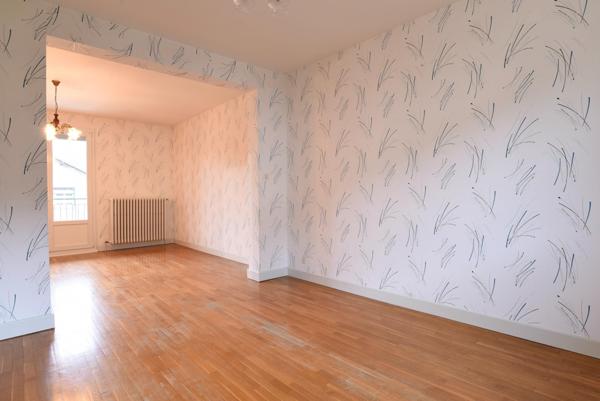 Maison lumineuse fort potentiel Roche lez Beaupré