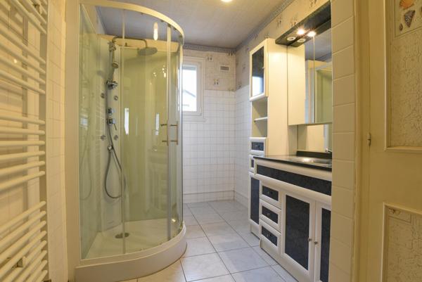 Maison lumineuse fort potentiel Roche lez Beaupré