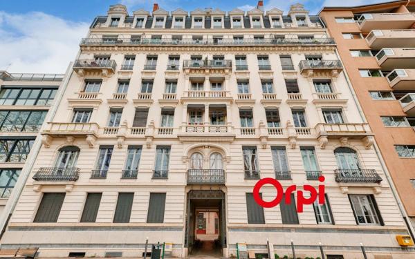 Appartement à vendre    2 pièces • 71 m2 Lyon 5