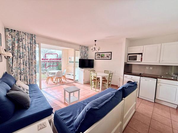 Appt T2 en rez de jardin  vue mer - Parking privatif et piscine privée