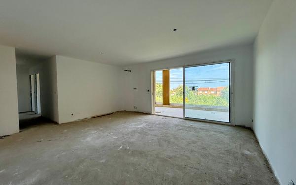 Appartement à vendre    5 pièces • 97 m2 Furiani