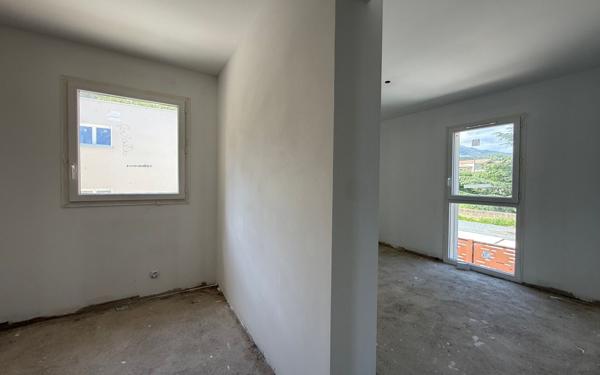 Appartement à vendre    5 pièces • 97 m2 Furiani