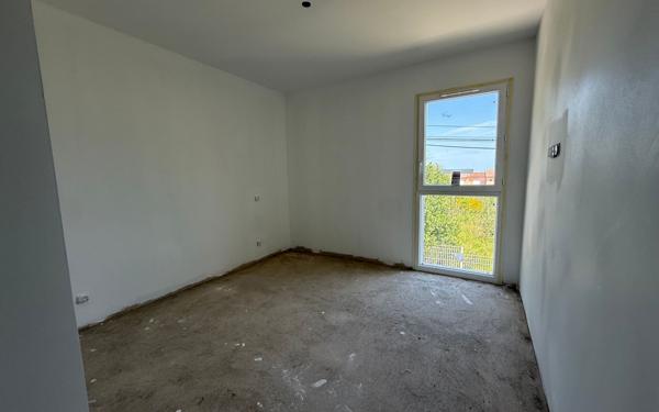 Appartement à vendre    5 pièces • 97 m2 Furiani