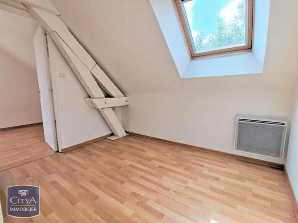 Appartement à louer 2 pièces 54.05m² Laon (02000)