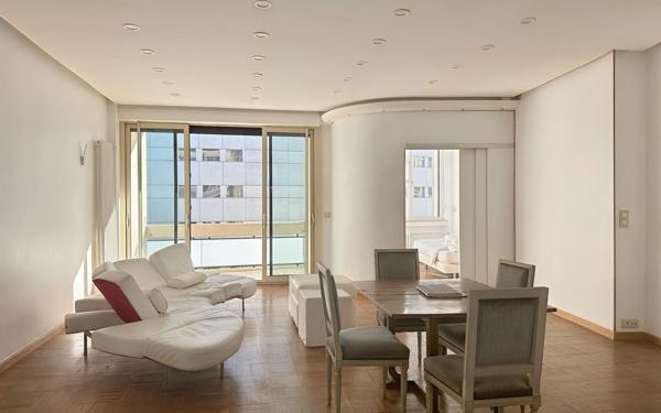 Appartement à vendre    4 pièces • 89,46 m2 Paris 16