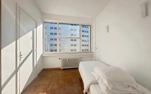 Appartement à vendre    4 pièces • 89,46 m2 Paris 16