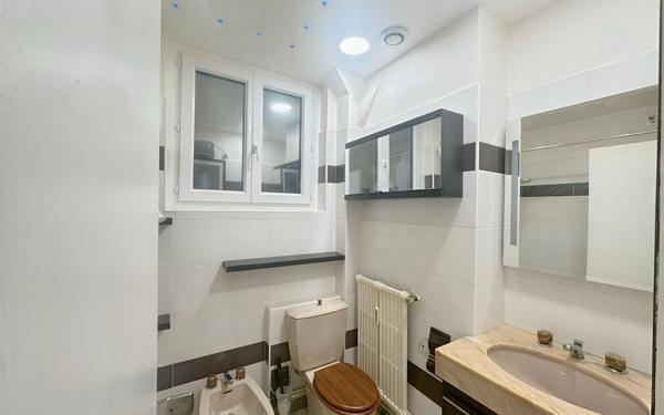 Appartement à vendre    4 pièces • 89,46 m2 Paris 16