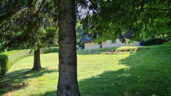 Entre Saint Genest Malifaux 42660 et la Versanne 42220 Chalet sur sous-sol complet 71,60m² é chambres sur 2500m² de terrain