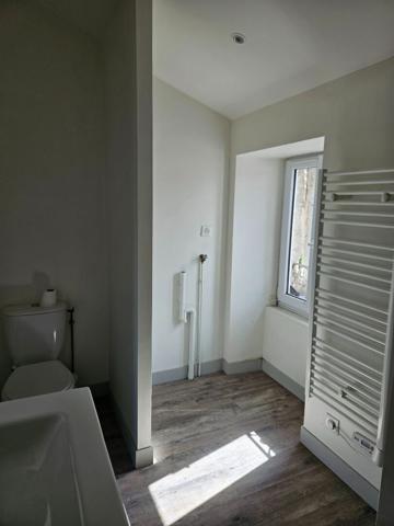 A LOUER - Centre bourg Velluire (LES VELLUIRES SUR VENDEE)