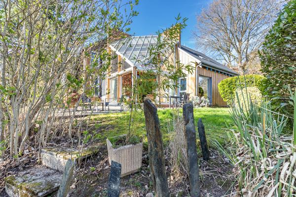 Maison d'architecte proche Centre-ville et Bois de Verrières.
