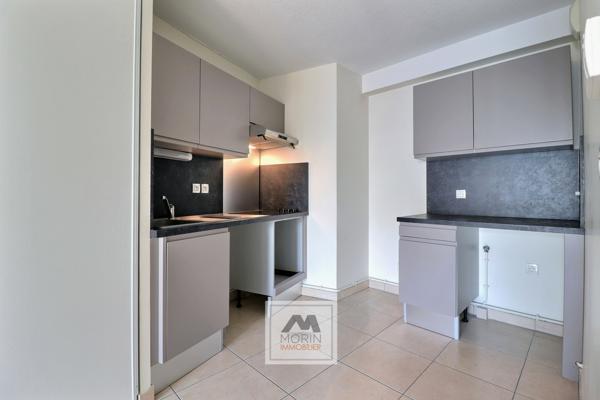 TALENCE centre proche Tram B, à vendre appartement traversant avec 2 chambres, terrasse et parking