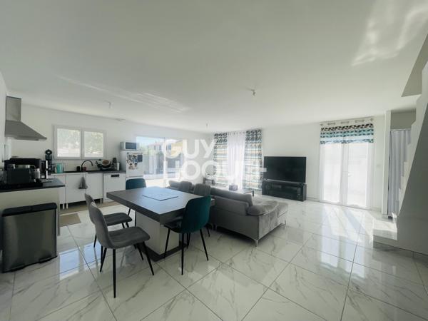 MAUGUIO Maison contemporaine de 4 pièces de 112 m² piscinable